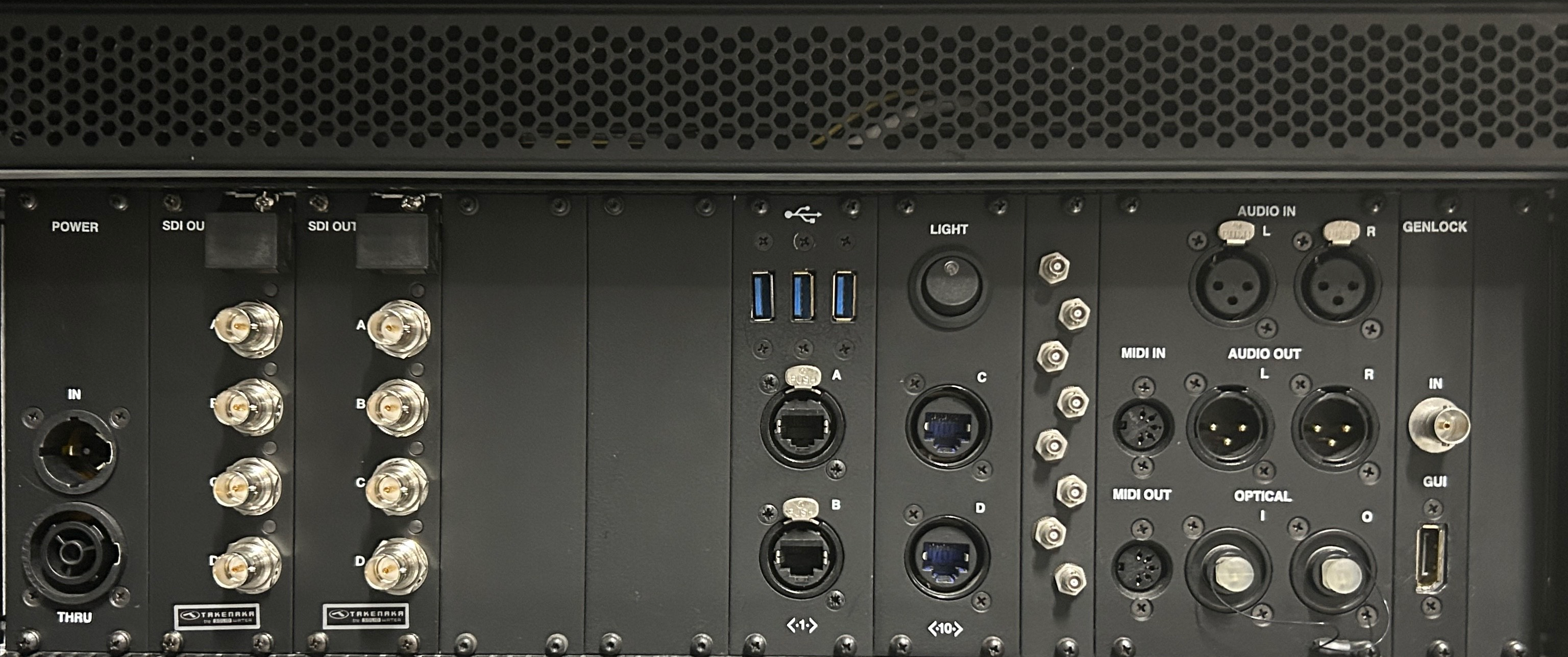 gx2c Disguise | 映像/音響機材のレンタルサービス | 株式会社タケナカ