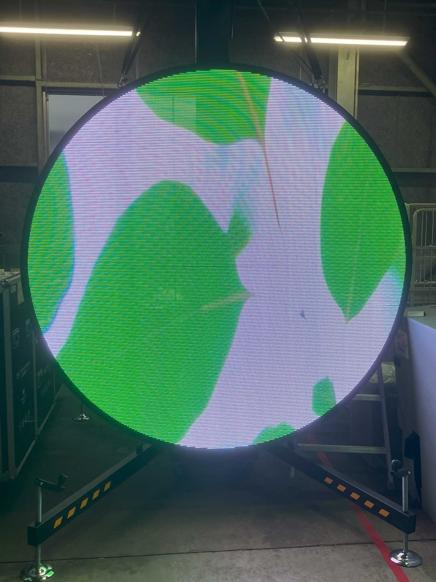 3.9×7.8mmシースルー円形LED 2m HONGKONG BESTEK ELECTRONICS | 映像